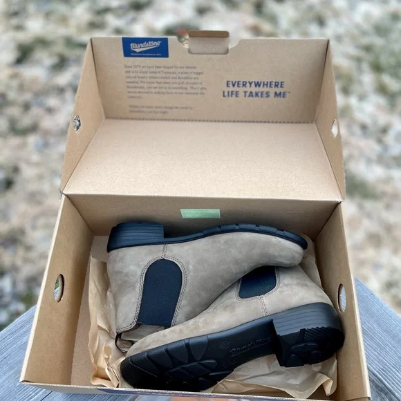 NEW Blundstone® BL1974 Ankle Chelsea Boot - Picture 8 of 12